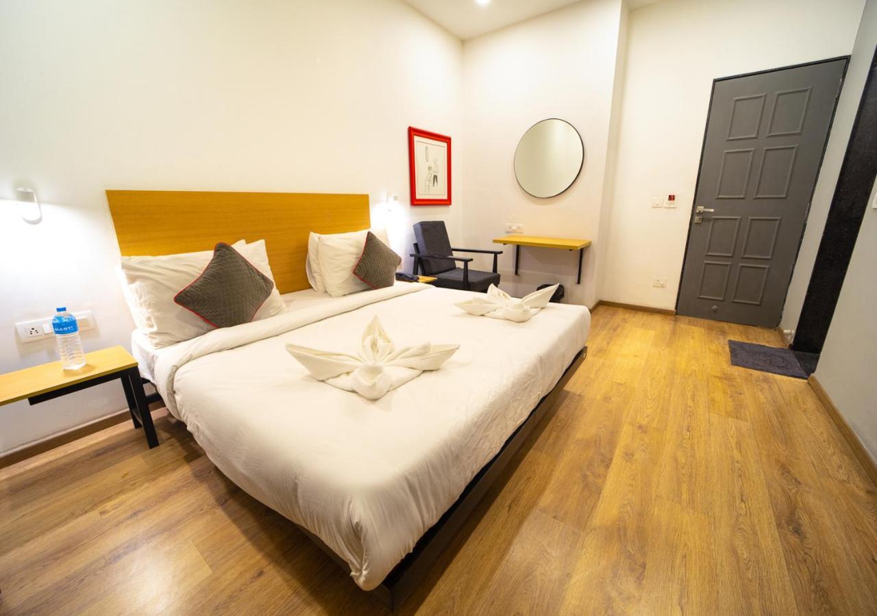 The Park Infinity Hotel Surat Eksteriør billede